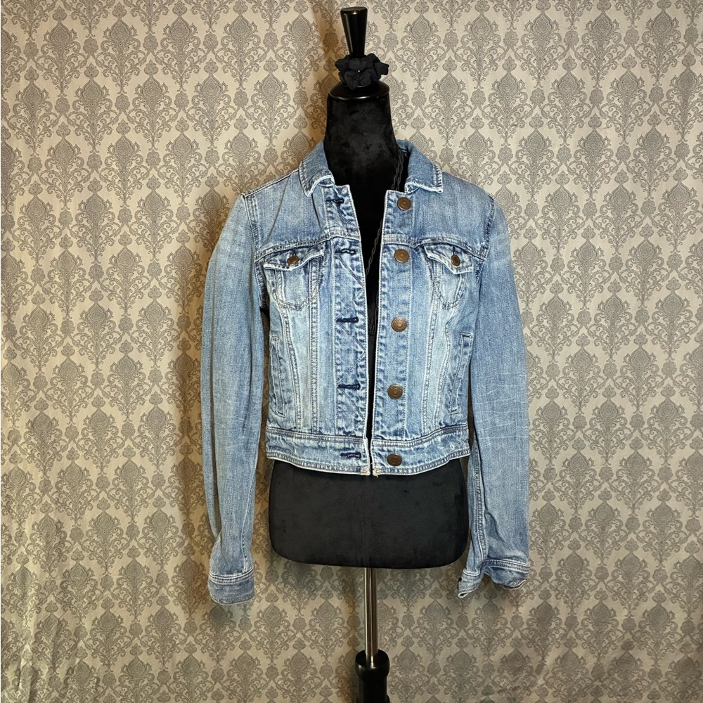American Eagle Outfitters Light Blue Jean Jacket